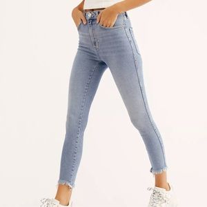 Free People We the Free Raw Hem High Rise Crop Jean in Sweet Blue Size 26
